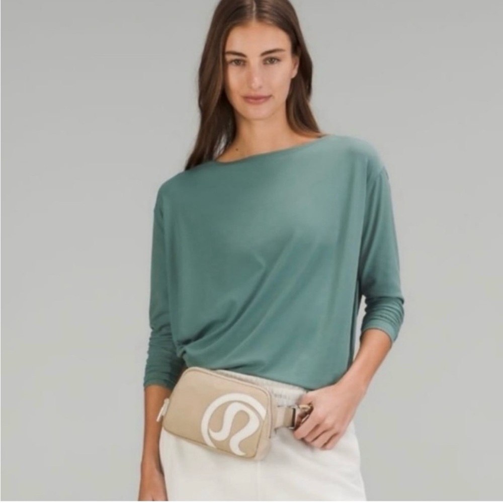 Lululemon 1L Belt Bag LIMITED EDITION EXCLUSIVE in Trench/White Opal Logo - Picture 6 of 15